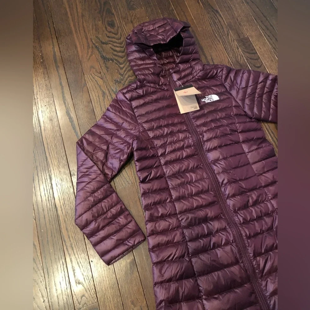 The North Face Girls L (12Y) Dark Merlot Lightweight Down Hooded Puffer Jacket - Picture 2 of 11